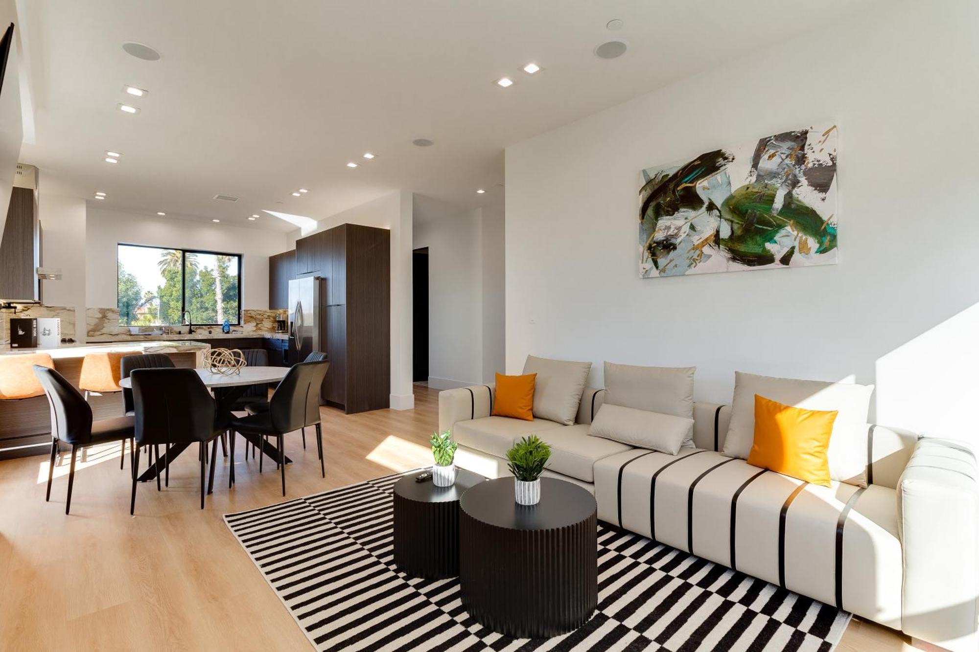 Brand New Modern 9 Bedroom Compound In Pickfair Village Holiday home