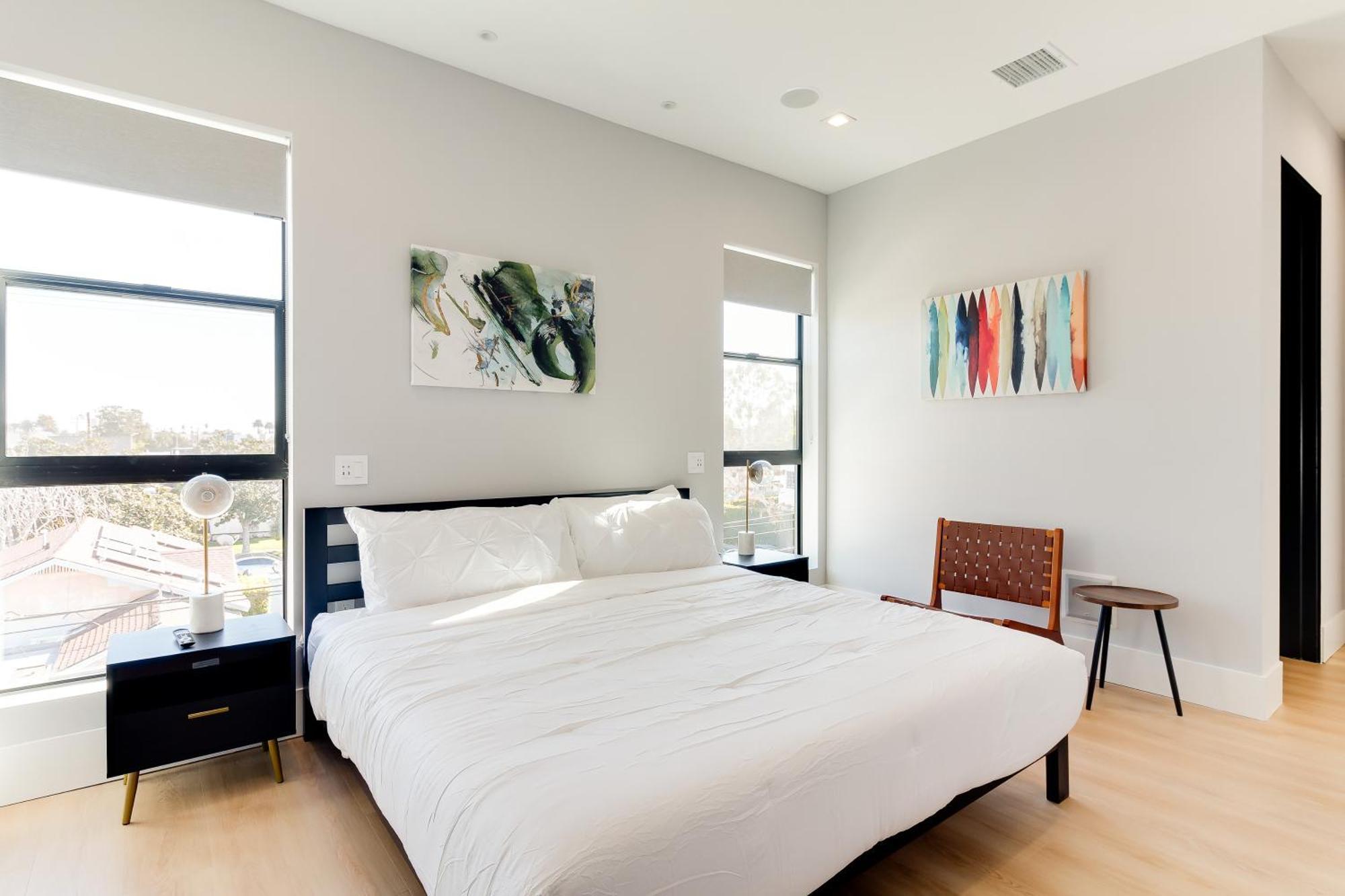 Brand New Modern 9 Bedroom Compound In Pickfair Village Los Angeles