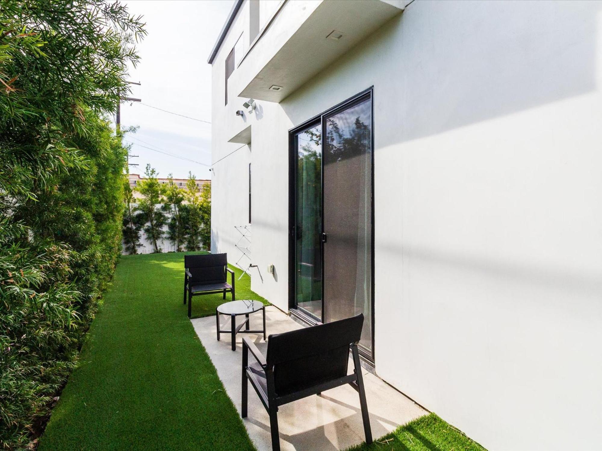 Brand New Modern 9 Bedroom Compound In Pickfair Village * Los Angeles